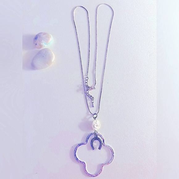 3/$15 Necklace Free💰Add 1 to bundle Horseshoe, 4-leaf Clover, “Pearl” 26” S link - Picture 1 of 6